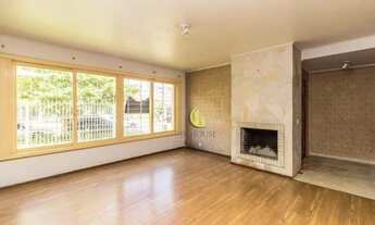 Imagem 6: EXCELENTE CASA Casa com 3 dormitórios