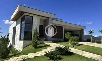 Imagem: Casa a venda com 4 dormitórios sendo 2