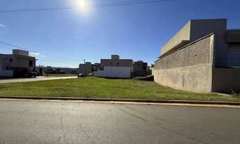 Imagem 4: Casa de condomínio para venda tem 273 metros quadrados em Jardins Capri - Senador Canedo