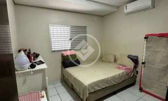 Imagem 3: Se você busca um lar aconchegante e bem localizado, esse lindo sobrado atrás do shopping E