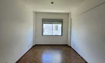 Imagem 2: Apartamento Central com Fácil Acesso a Ônibus e Principais Serviços