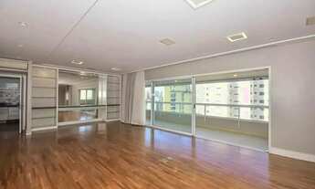 Imagem 7: Imóvel para aluguel possui 212 metros quadrados com 3 quartos em Vila Andrade - São Paulo