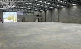 Imagem 5: Galpão Espaçoso para Sua Empresa no Bairro Bandeirinhas Aluguel Rápido e Fácil!