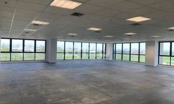 Imagem 6: CEO- sala 340m2 lineares ; podendo agregar com outra locação perfazendo total de 630m2