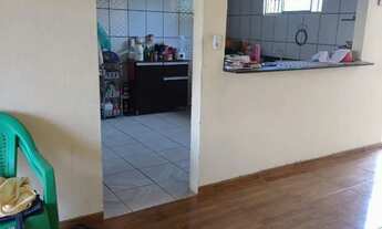 Imagem 2: Prédio comercial e residencial - em frente A Renovar Maiobão