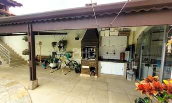 Imagem 3: Casa Térrea à Venda, com 230m², 3 Quartos, 1 Suíte, 5 Banheiros, Área Gourmet, Piscina, 4