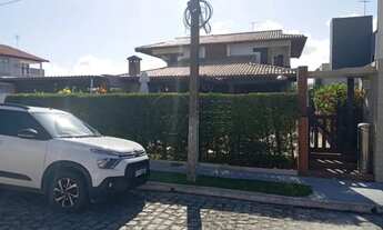 Imagem: Casa com 5 Suítes e Piscina à venda no