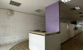 Imagem 2: Prédio/Salão comercial mobiliado disponível para alugar por R$ 7.000,00/mês no Centro de A