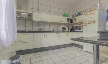 Imagem 3: Ampla casa de esquina no bairro Itoupavazinha com piscina