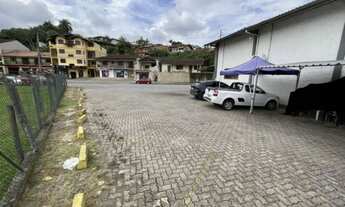 Imagem 5: Terreno no início do bairro da Fortaleza com 2.988,48m². Possui testada principal em 32m²