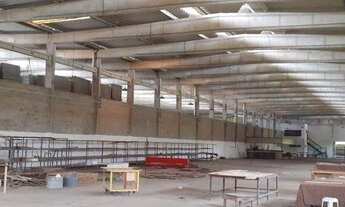 Imagem: Galpão com 2.400 m² mais área livre às