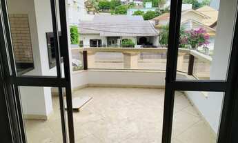 Imagem 4: Amplo apartamento no bairro Vila Nova, 4 dormitórios sendo 1 suíte, sacada com churrasquei