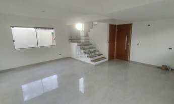 Imagem 2: Sobrado com 3 dormitórios à venda por R$ 590.000,00 no bairro Maria Antonieta - PINHAIS