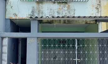 Imagem 2: Ótima oportunidade de Venda de uma Casa de 300 m2 Benfica com 12 quartos para transformar