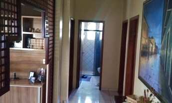 Imagem 2: Casa de alto padrão. Área nobre. São dois lotes e financiável. Opção pela mobília