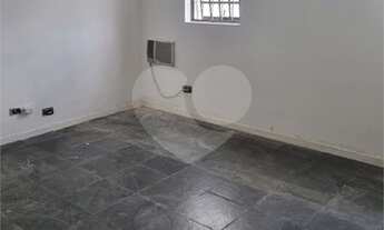 Imagem 7: Sobra Comercial em avenida com intenso fluxo de carros e pedestres