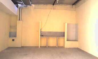 Imagem 4: Imóvel comercial com uma área total de 160 m², sendo um galpão com 90 m² e uma loja com 70