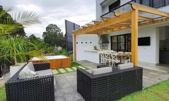 Imagem 3: Casa em Condominio Clube com 180m2 4 Quartos sendo 3 Suites