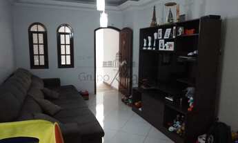 Imagem 2: Linda Casa Térrea no Cidade Jardim - 4 Dormitórios sendo 1 Suíte - 224m² - Área Gourmet