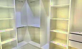 Imagem 5: Casa de condomínio para aluguel e venda possui 242 metros quadrados com 3 quartos