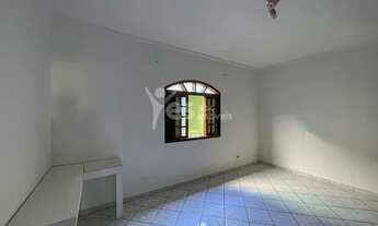 Imagem 3: Cód.: 13683 - Sobrado com 03 dormitórios e churrasqueira com 02 vagas de garagem. Jardim L