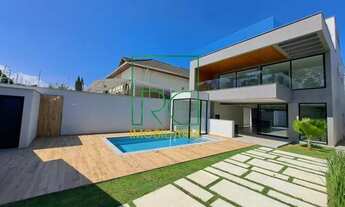 Imagem: Casa de condomínio com 4 quartos, 380m2