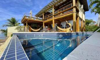 Imagem: Propriedade encantadora de frente ao canal