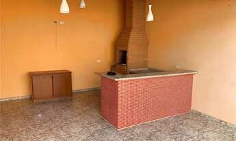 Imagem 2: Casa com ótimo preço com 3 dormitórios, sendo 1 suíte para locação, 240m² por R$ 3400,00,