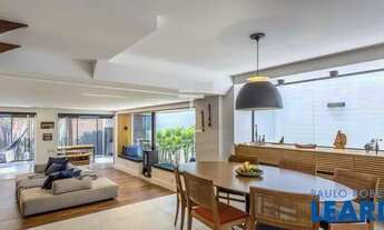 Imagem 3: Casa com 3 suítes para locação no condomínio American Village, Alto de Pinheiros SP