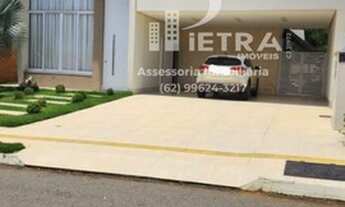 Imagem 1: Casa de condomínio para venda tem 215 metros quadrados com 3 quartos