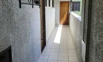 Imagem 7: Edf. Renata Afonso, no Engenho do Meio, próximo ao Colégio Souza Veras, UFPE, Bancos