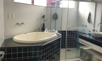 Imagem 7: Casa residencial disponível para locação e venda no bairro Jardim Karaíba em Uberlândia-MG