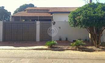 Imagem: Casa com 3 suítes, espaço gourmet e piscina