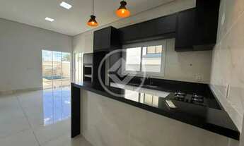 Imagem 3: Linda casa Térrea no Condomínio Primor das Torres, com três espaçosas suítes, ampla sala