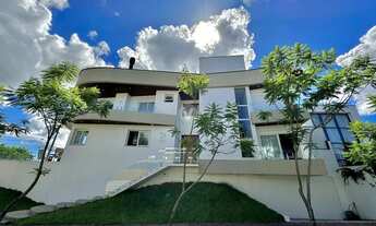 Imagem 2: *Casa de Condomínio de Luxo em Santa Maria, RS*