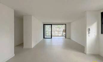 Imagem 2: Apartamento novo - 3 dormitórios, sendo 1 suíte - 2 vagas - sacada com churrasqueira - Cen