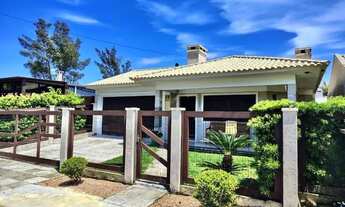 Imagem 2: Casa 3 dormitórios mobiliada com piscina em Xangri-Lá