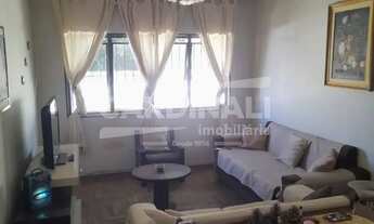 Imagem 7: Casa de esquina com ótima localização, com 04 dormitórios sendo 02 suítes