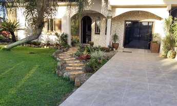 Imagem 2: 2 casas em 2 terrenos com piscina