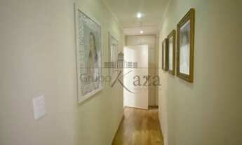 Imagem 7: Casa de condomínio para venda possui 347 metros quadrados com 6 quartos