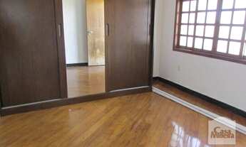 Imagem 4: Casa à Venda - Barreiro, 3 Quartos, 366 m²