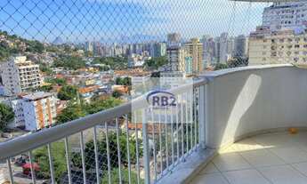 Imagem 7: Apartamento com armários planejados em prédio novo