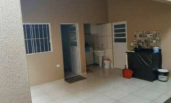 Imagem 2: Casa com quartos, pátio, cozinha,banheiro, parcelado