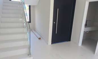 Imagem 3: Sobrado à venda no Condomínio Bella Città, 230 m², 3 suítes e 4 vagas, bairro Fazenda Rode