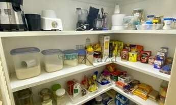 Imagem 6: Casa de condomínio para venda possui 347 metros quadrados com 6 quartos