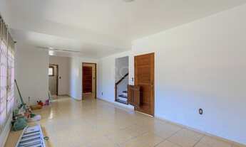 Imagem 6: Porto Alegre - Casa Comercial - Cavalhada