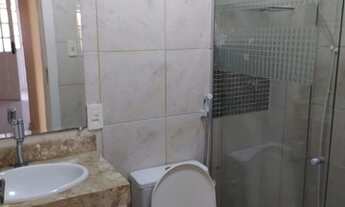 Imagem 5: Casa de condomínio para venda possui 230 metros quadrados com 4 quartos