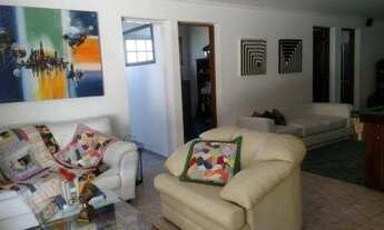 Imagem 7: Linda Casa com 4 Quartos (3 Suítes sendo 1 Master com Closet), Salão de Festa, Churrasquei