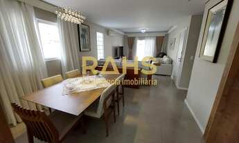 Imagem 3: Sobrado Mobiliado e Equipado com Piscina em Condomínio Fechado no Glória