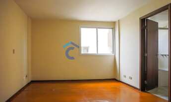 Imagem 6: Oportunidade no Cabral, Apartamento com ampla área privativa, 3 dormitórios, 1 suíte, 1 ba